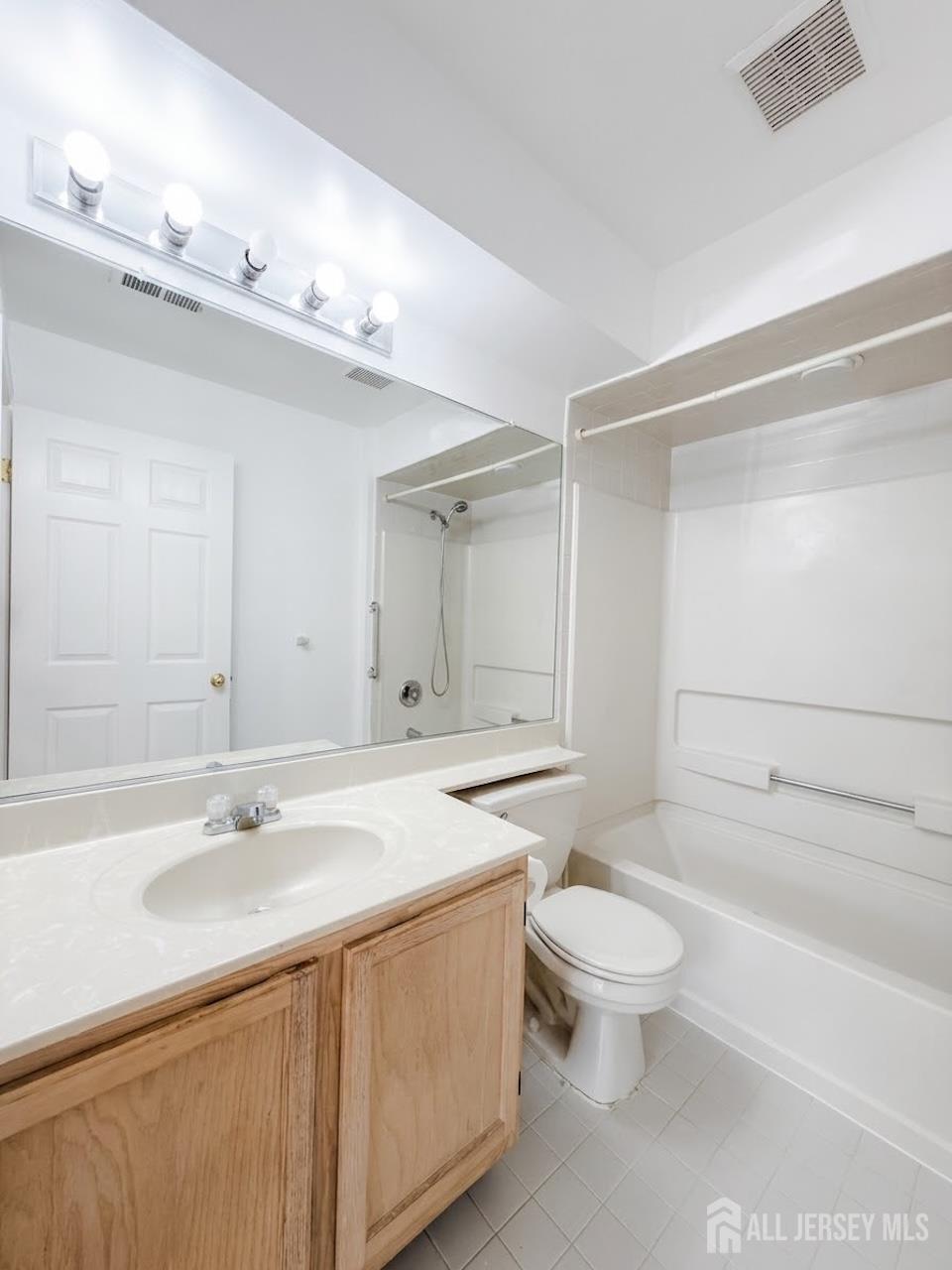 1013 Waterford Drive Edison NJ 08817