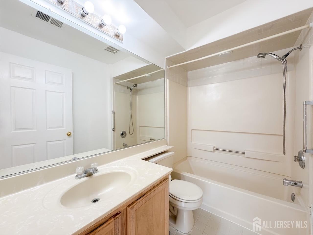 1013 Waterford Drive Edison NJ 08817