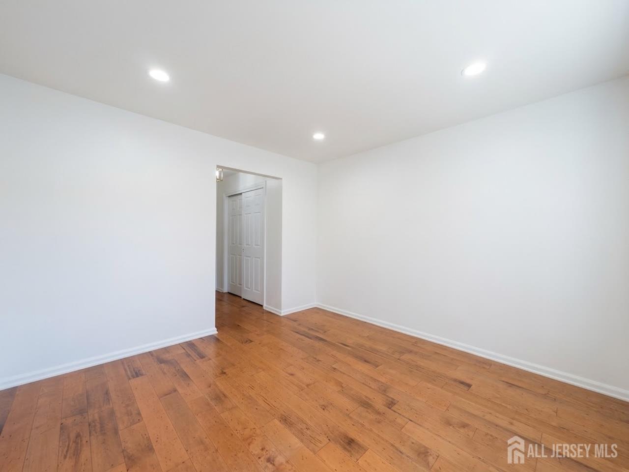 1013 Waterford Drive Edison NJ 08817