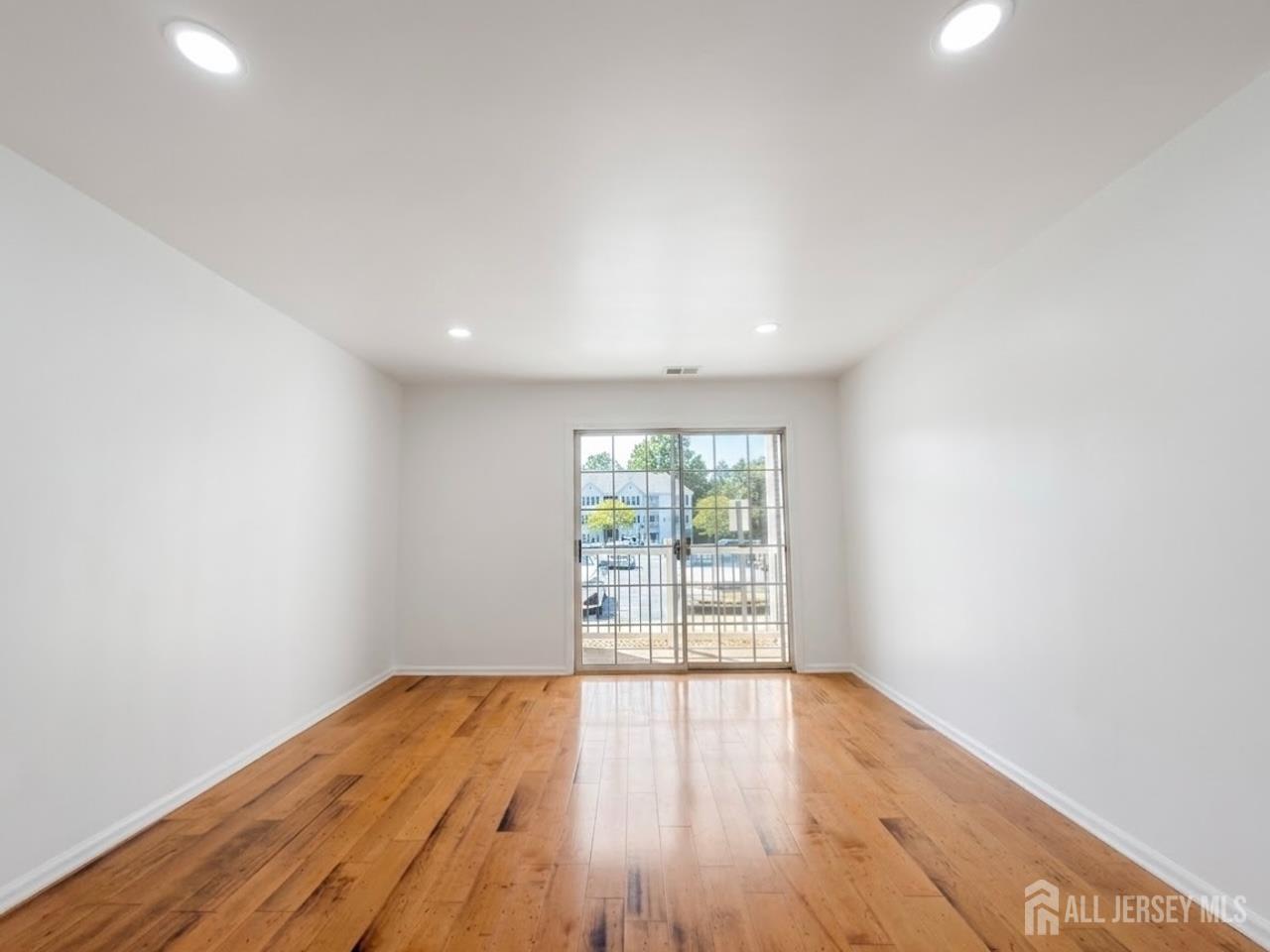 1013 Waterford Drive Edison NJ 08817