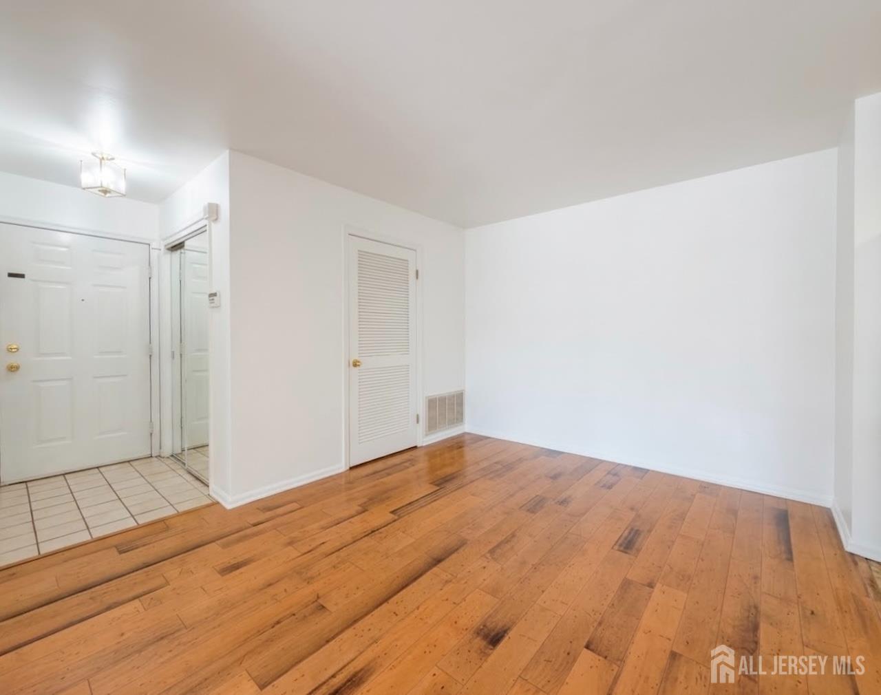 1013 Waterford Drive Edison NJ 08817