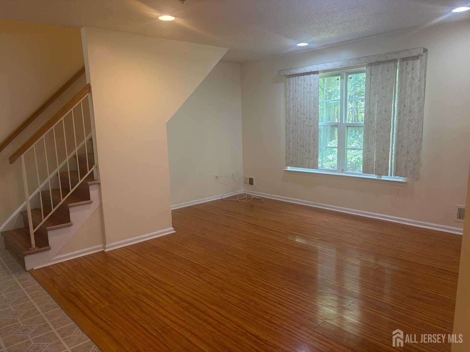 215 Prestwick Way Edison NJ 08820