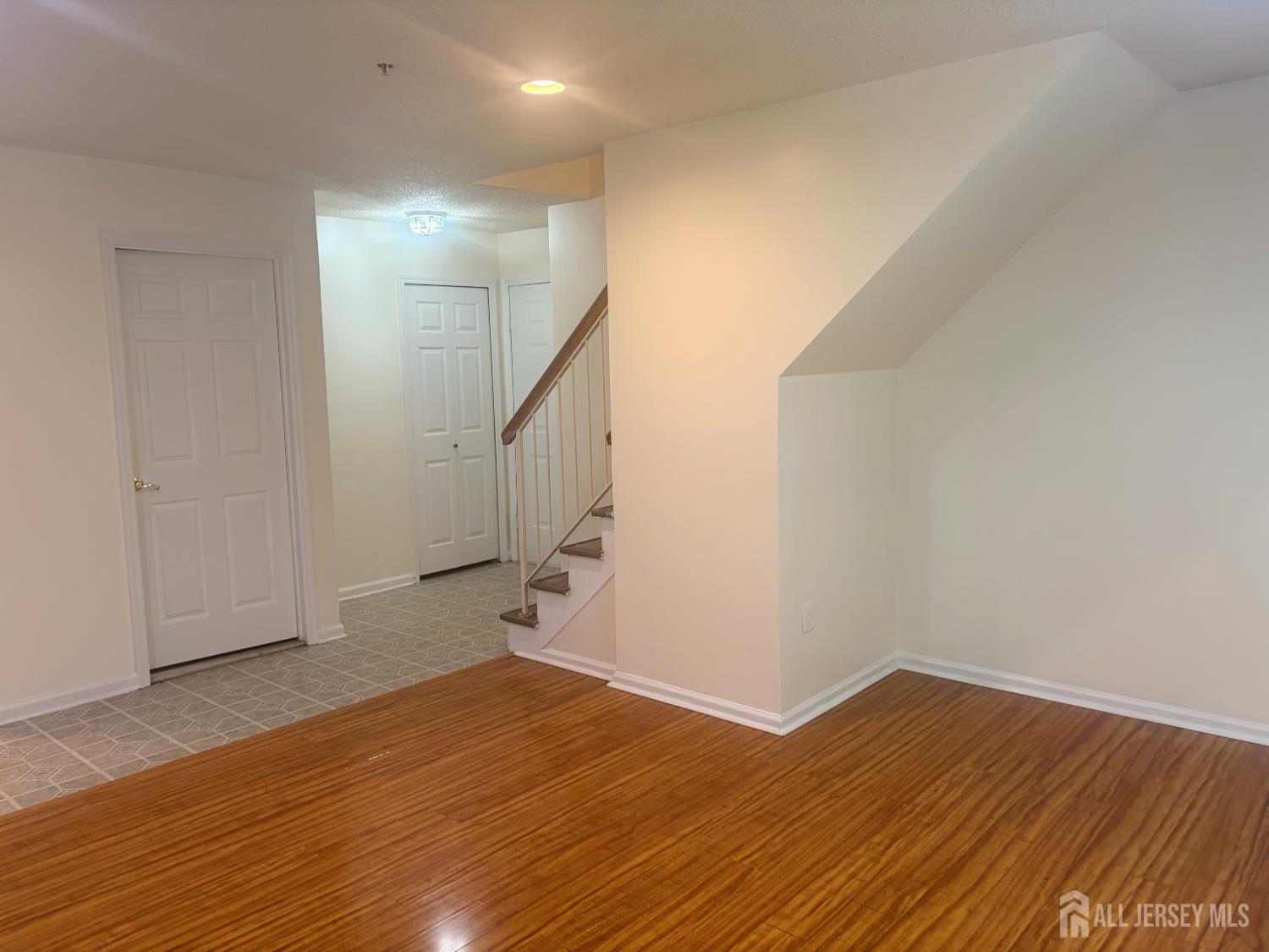 215 Prestwick Way Edison NJ 08820