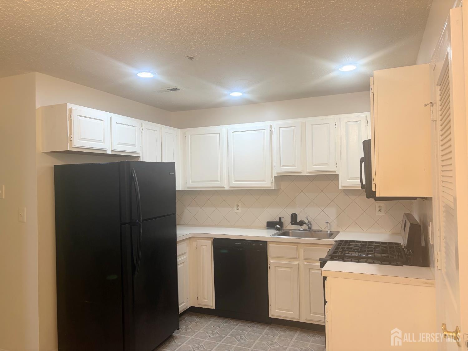 215 Prestwick Way Edison NJ 08820