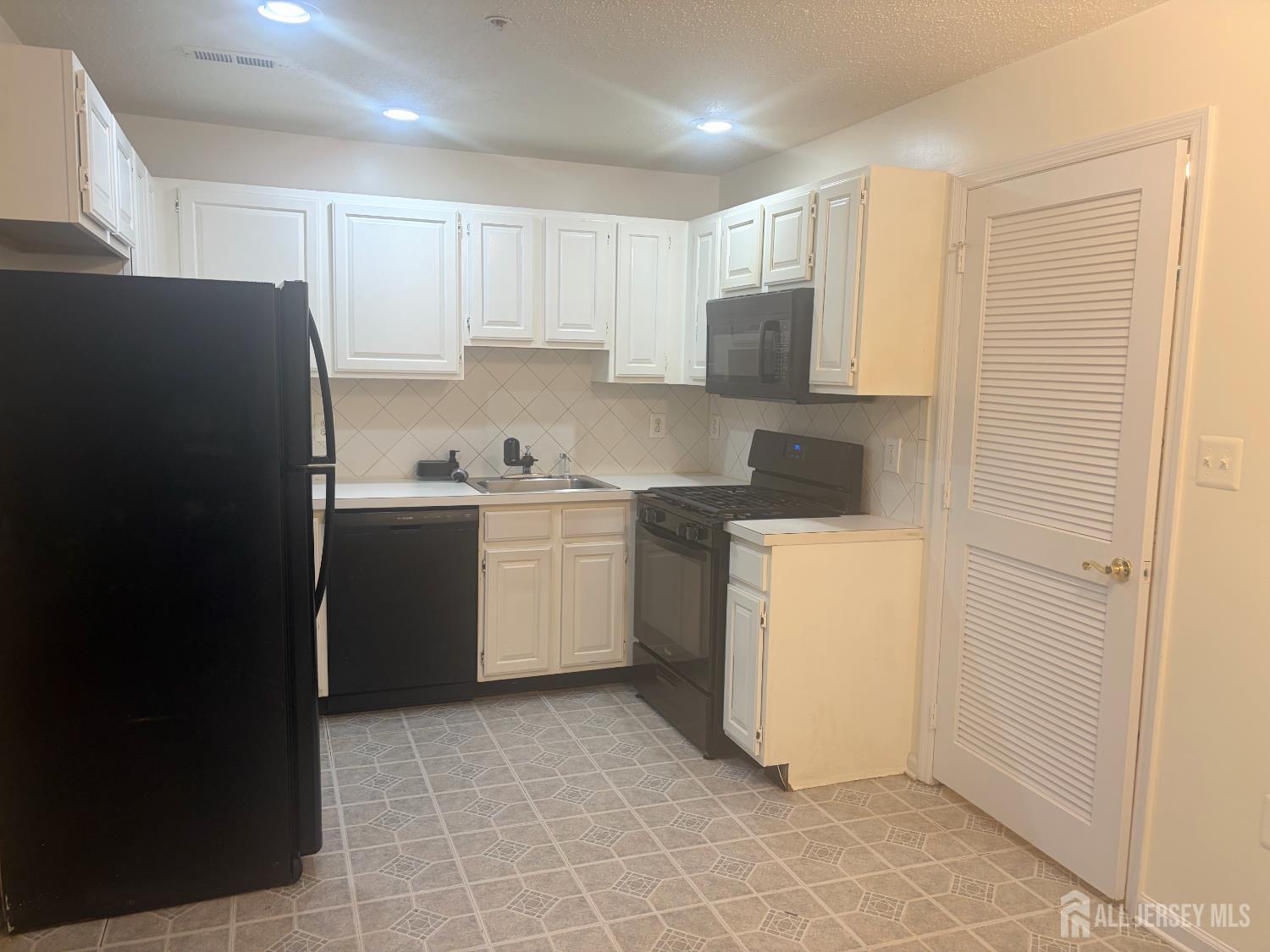 215 Prestwick Way Edison NJ 08820