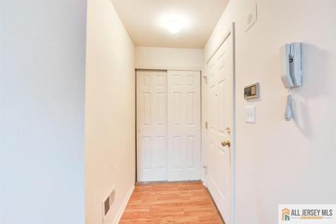 1909 Tanglewood Court Helmetta NJ 08828