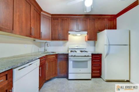 1909 Tanglewood Court Helmetta NJ 08828