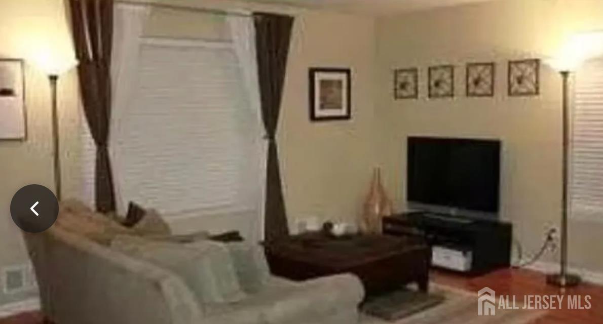 36 E 36 B Henry Street Franklin NJ 08873