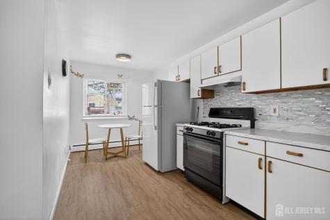 22 Lake Avenue East Brunswick NJ 08816