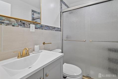 22 Lake Avenue East Brunswick NJ 08816