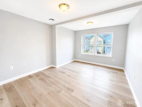 273 Oak Street Perth Amboy NJ 08861