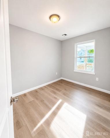 273 Oak Street Perth Amboy NJ 08861