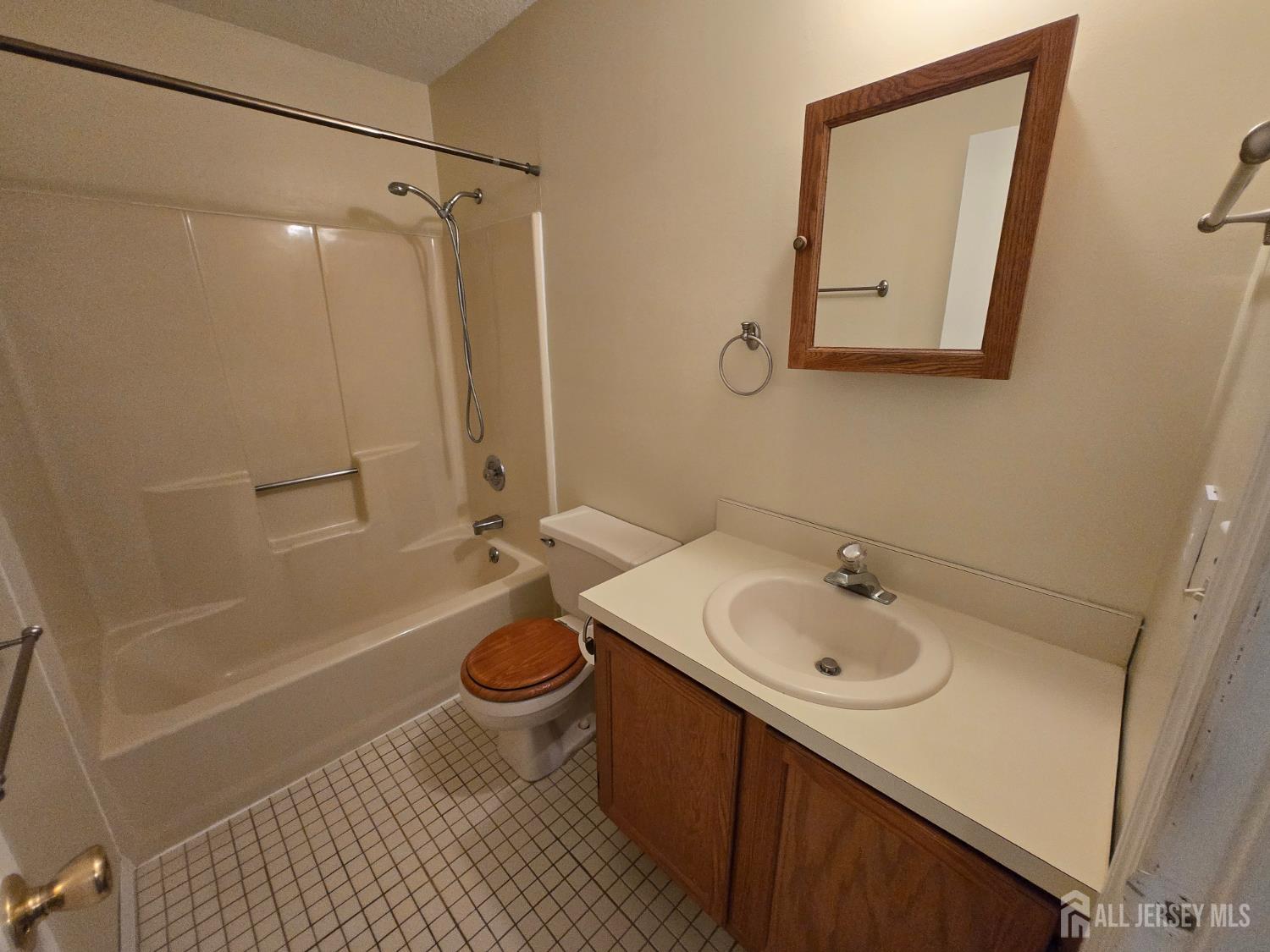 4 Nicholas Court Spotswood NJ 08884
