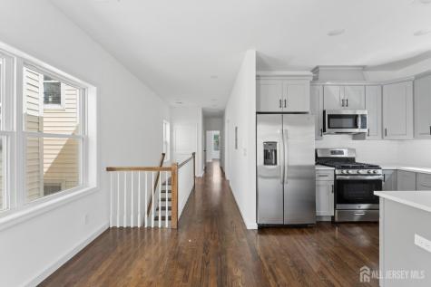 910 Bergen Street Newark NJ 07112