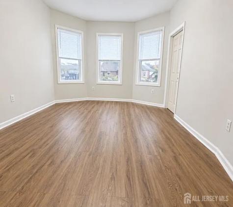 296 N Clinton Street East Orange NJ 07017