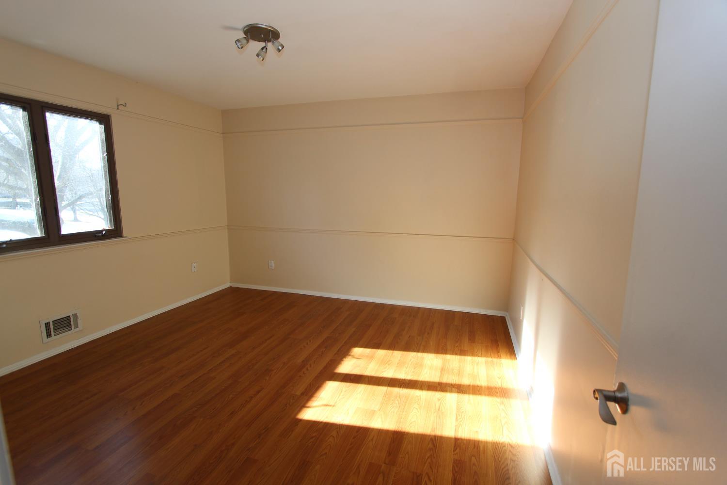 138 Leah Court South Brunswick NJ 08810