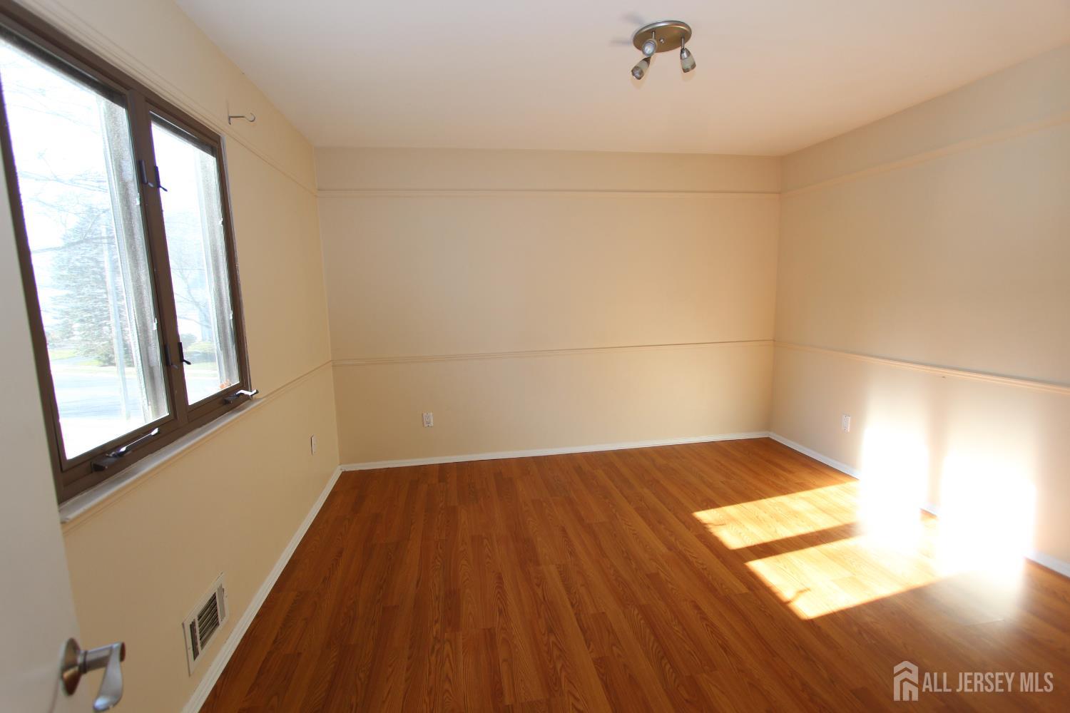 138 Leah Court South Brunswick NJ 08810