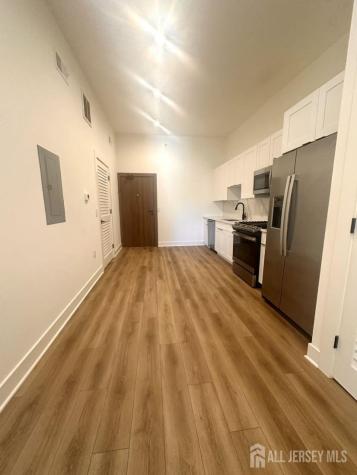 195 Main Street Metuchen NJ 08840