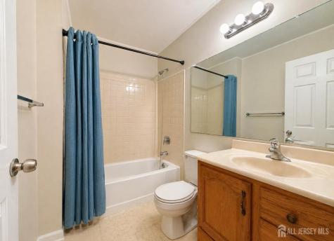 161 Applegate Lane East Brunswick NJ 08816