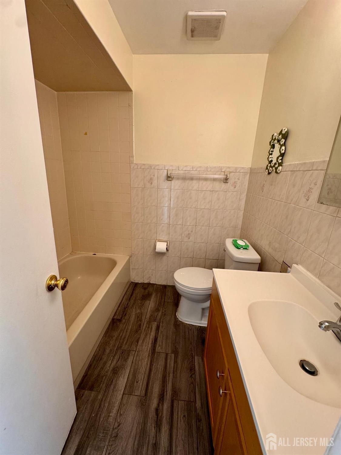 1202 Green Hollow Drive Iselin NJ 08830