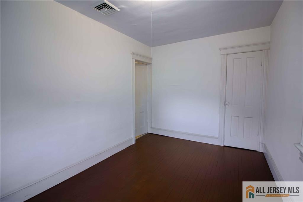 8 Whitehead Avenue South River NJ 08882