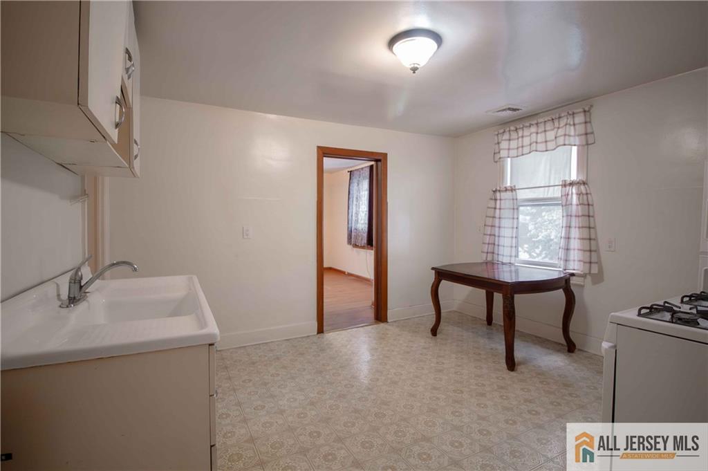 8 Whitehead Avenue South River NJ 08882