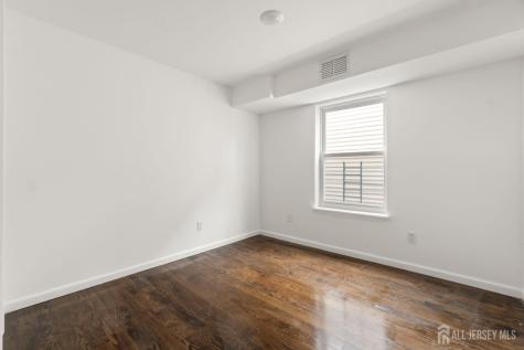 496 So. 18th Street Newark NJ 07103