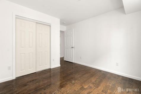 496 So. 18th Street Newark NJ 07103