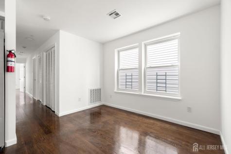 496 So. 18th Street Newark NJ 07103