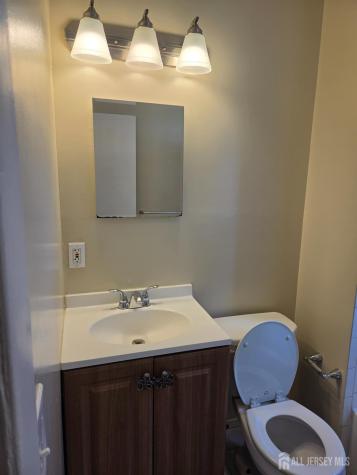 8 Chester Court Edison NJ 08817