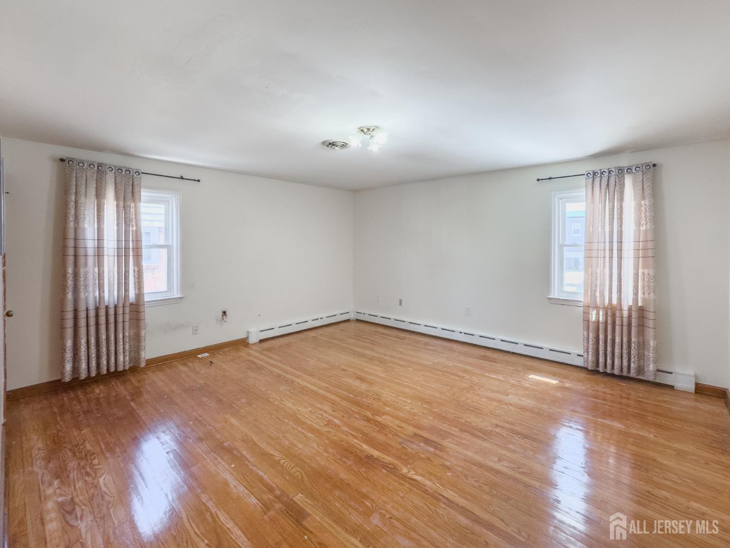 19 Holmes Street Carteret NJ 07008