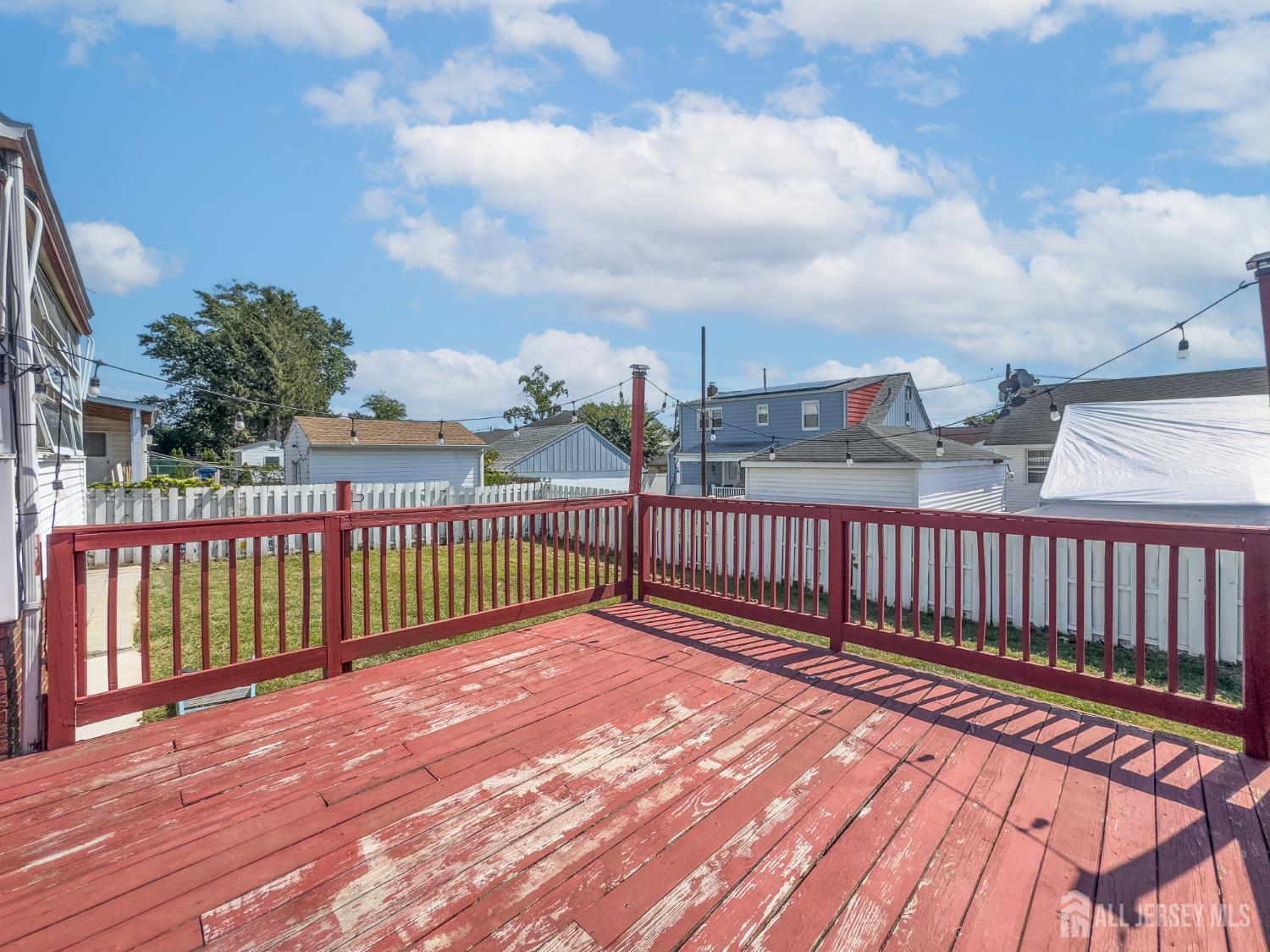 19 Holmes Street Carteret NJ 07008