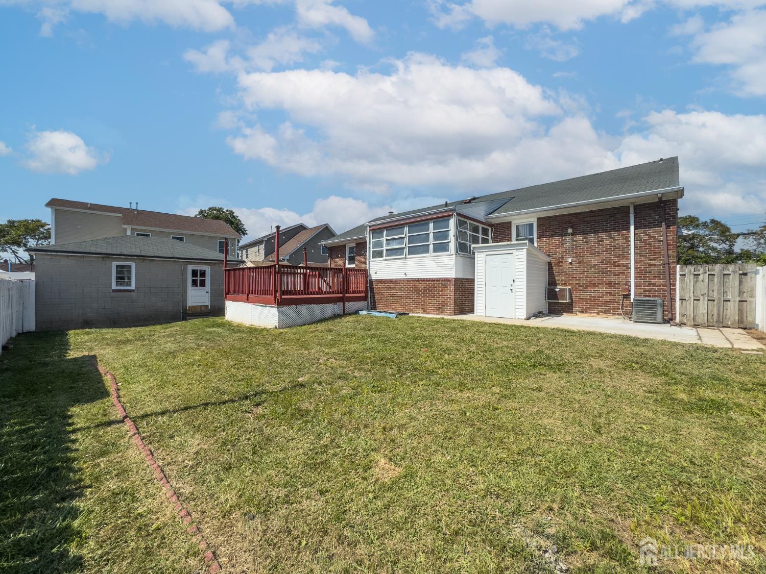 19 Holmes Street Carteret NJ 07008
