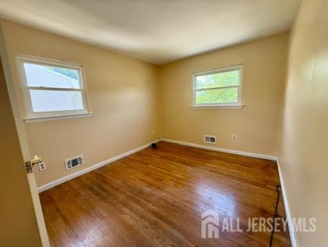 5 Sussex Court South River NJ 08882