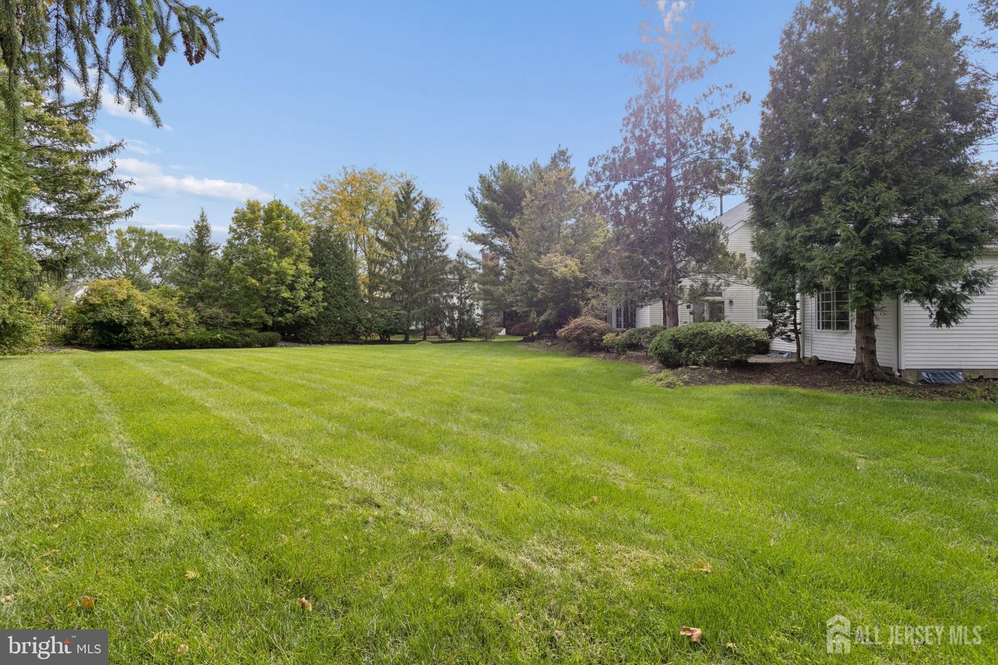 17 Glacier Drive West Windsor NJ 08550