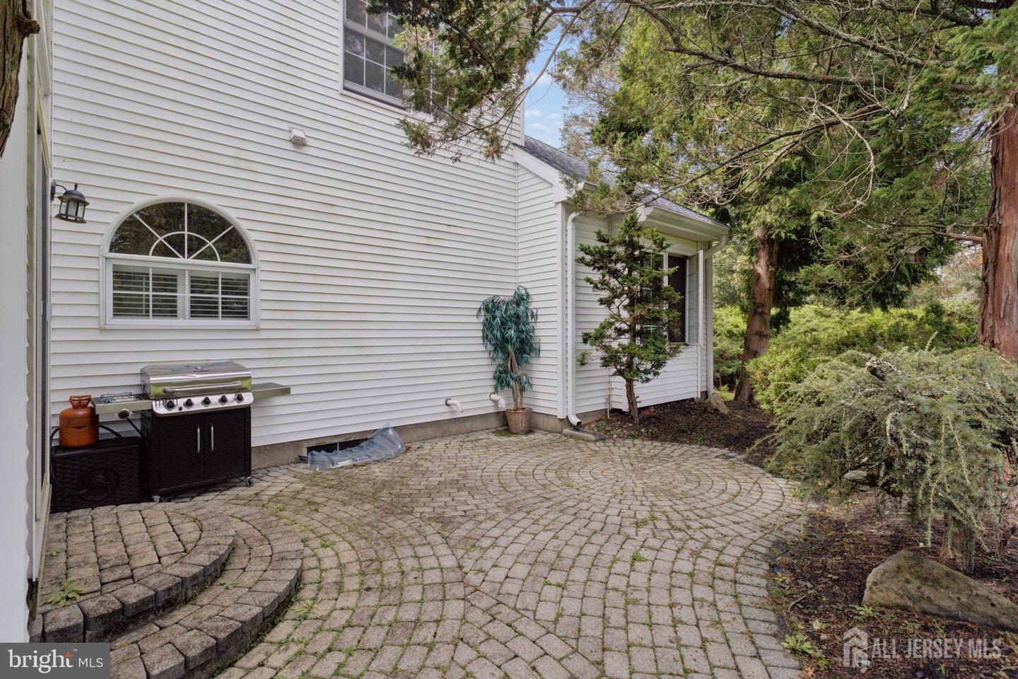 17 Glacier Drive West Windsor NJ 08550