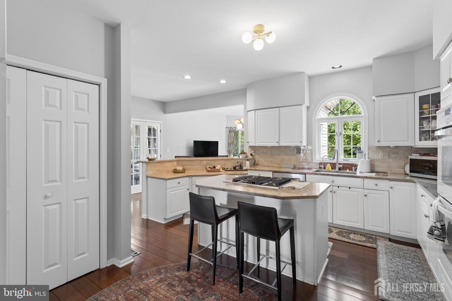 17 Glacier Drive West Windsor NJ 08550