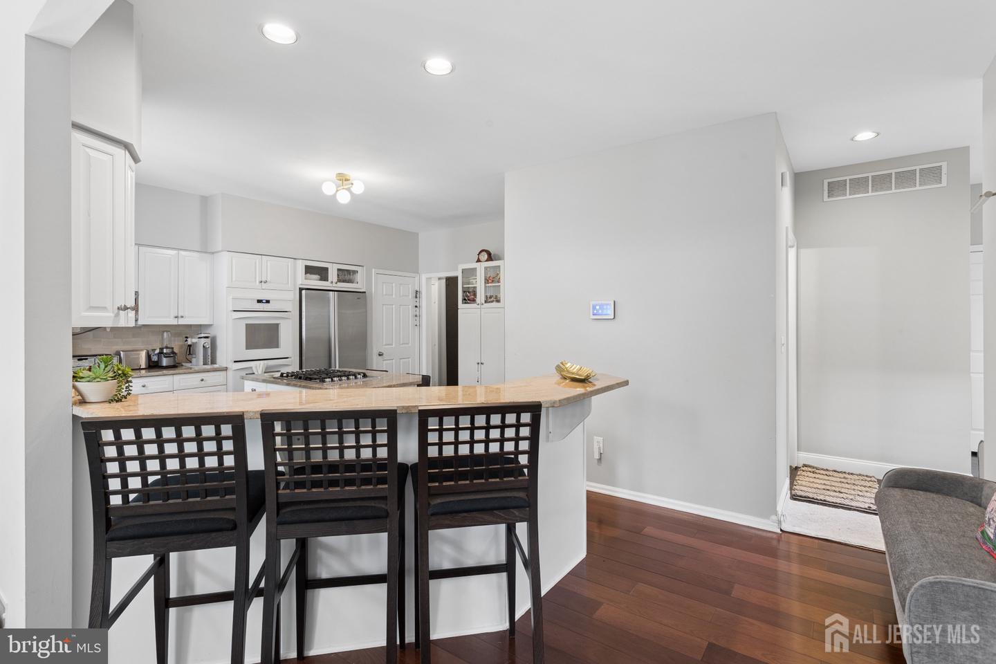 17 Glacier Drive West Windsor NJ 08550