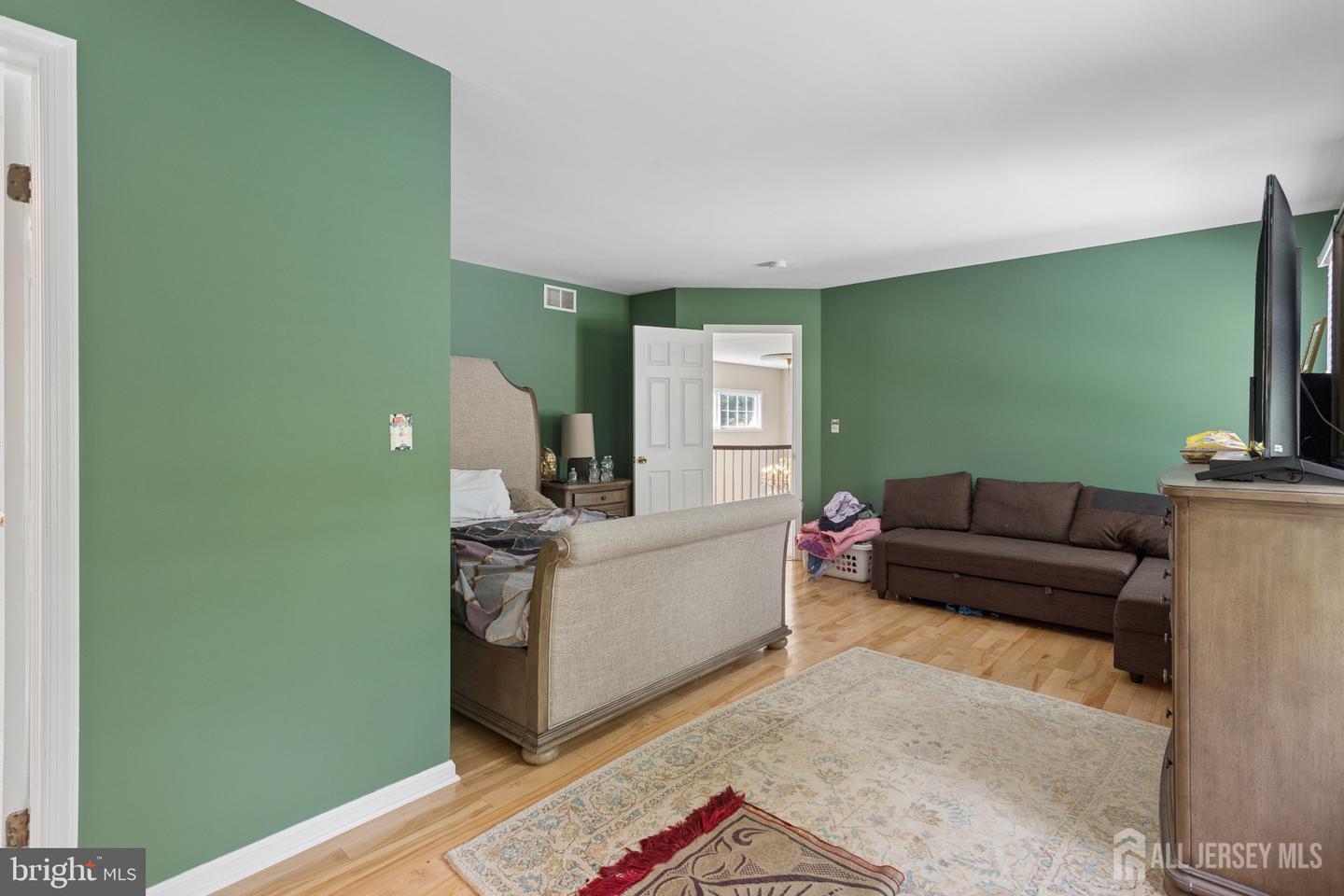 17 Glacier Drive West Windsor NJ 08550