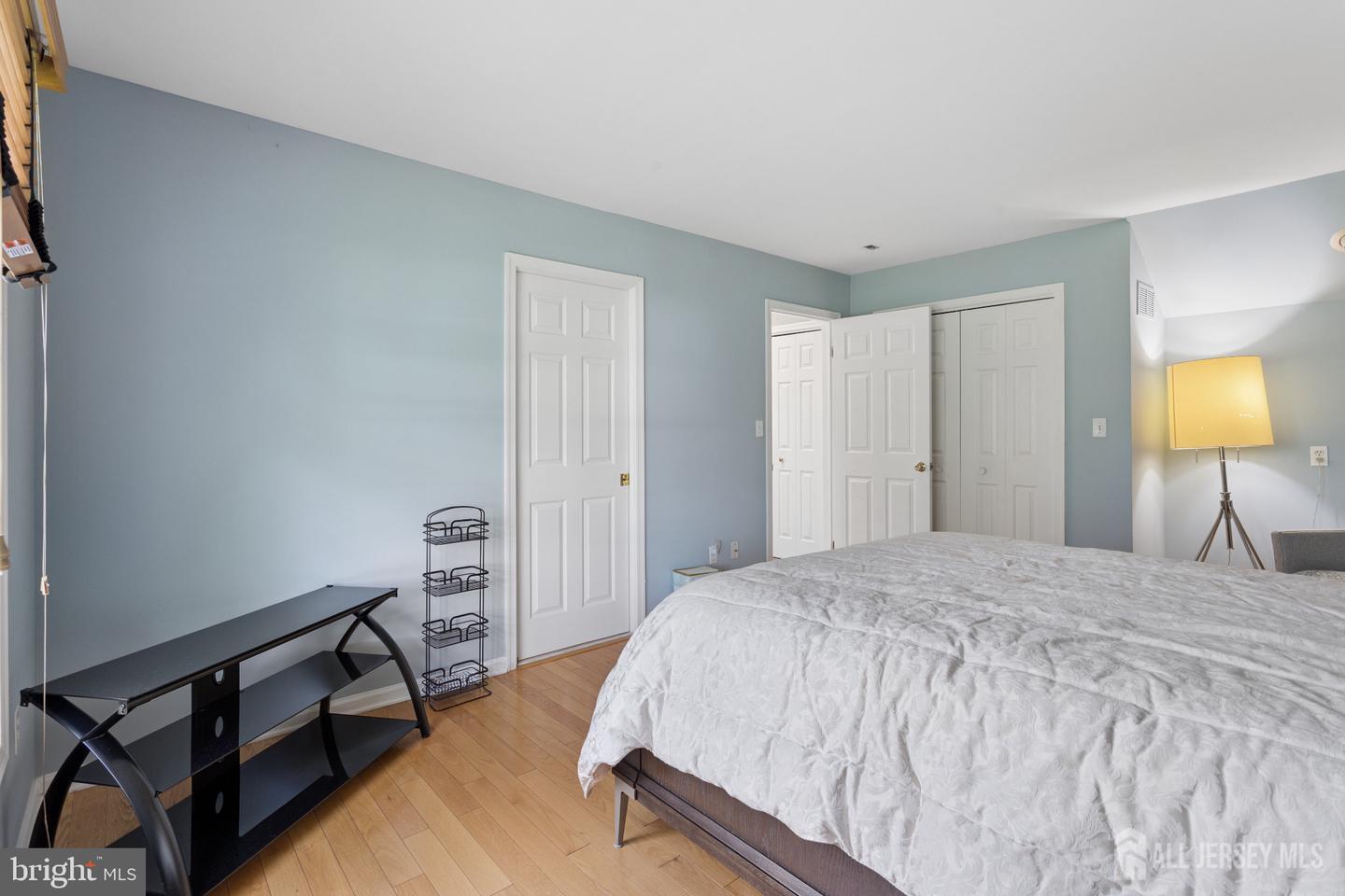 17 Glacier Drive West Windsor NJ 08550