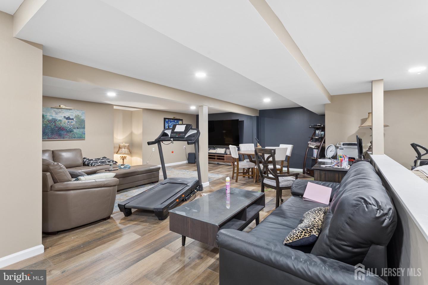 17 Glacier Drive West Windsor NJ 08550