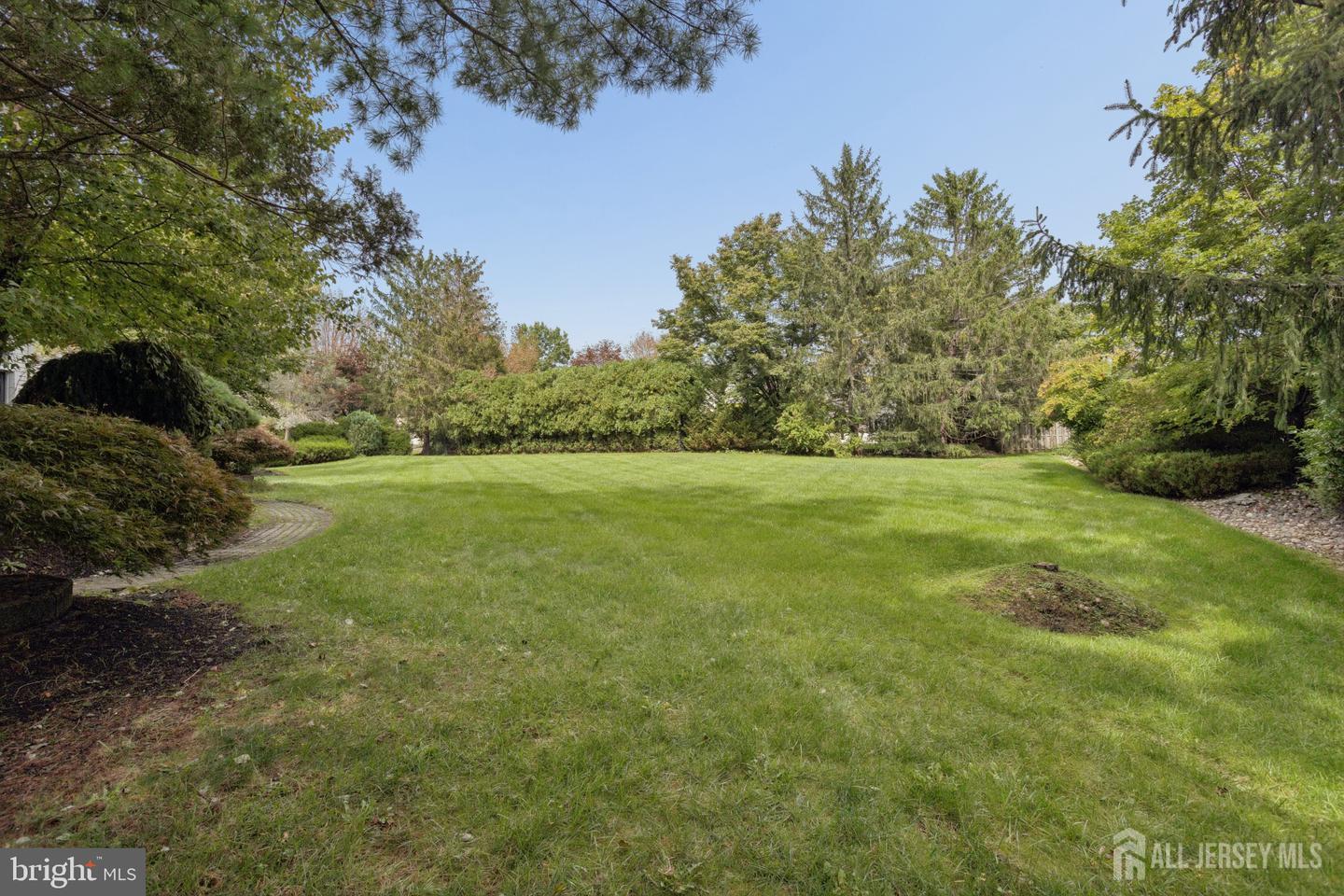 17 Glacier Drive West Windsor NJ 08550