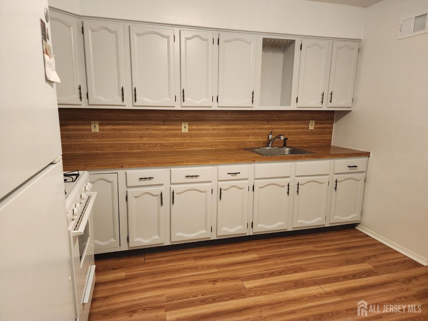 47 Thorpe Avenue Avenel NJ 07001