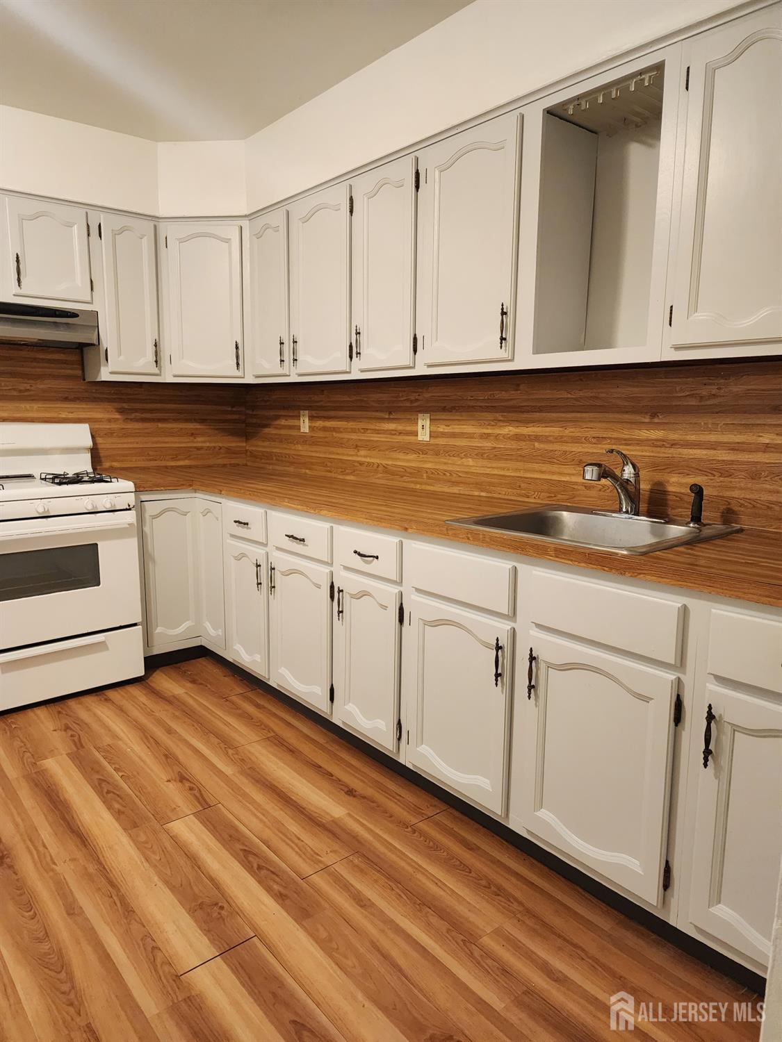 47 Thorpe Avenue Avenel NJ 07001