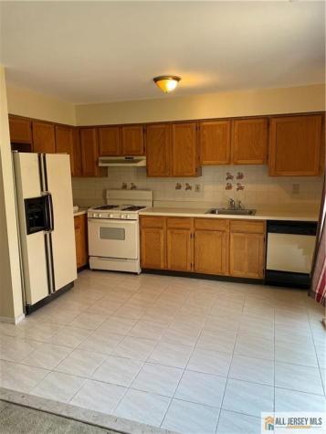 14 Concord Square Sayreville NJ 08872