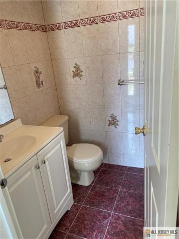 14 Concord Square Sayreville NJ 08872