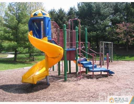 28 Pembrook Avenue North Brunswick NJ 08902