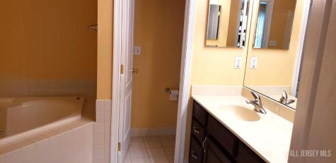 4 Blake Drive Hopewell Twp NJ 08634