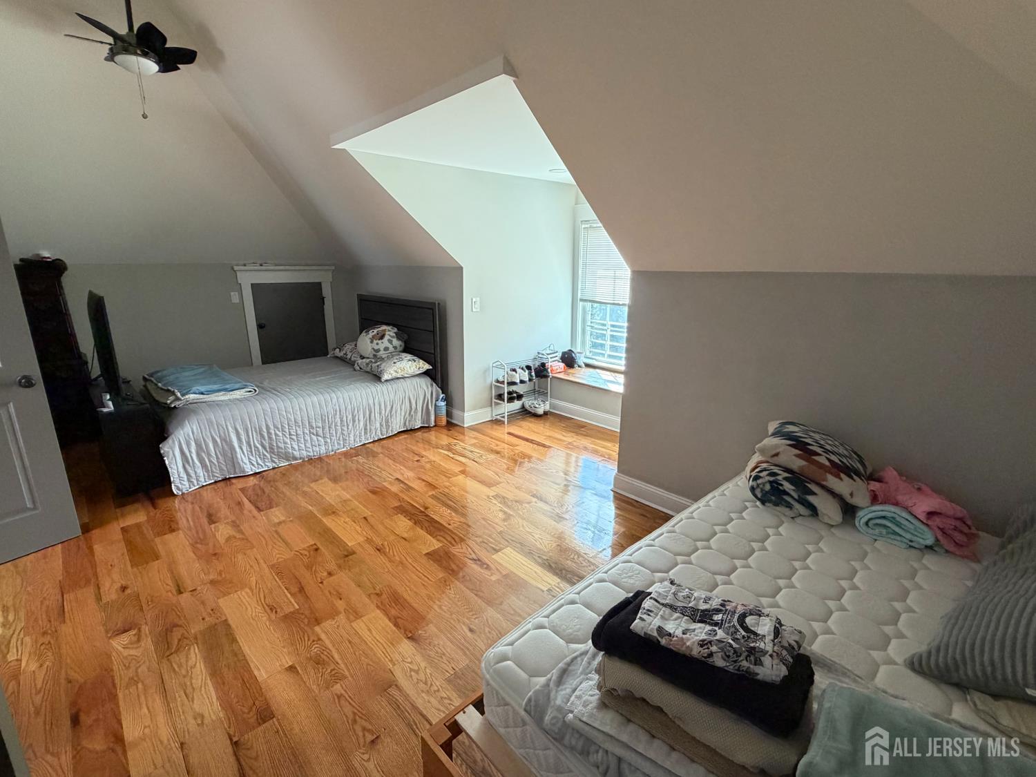 415 E 3rd Avenue Roselle NJ 07203