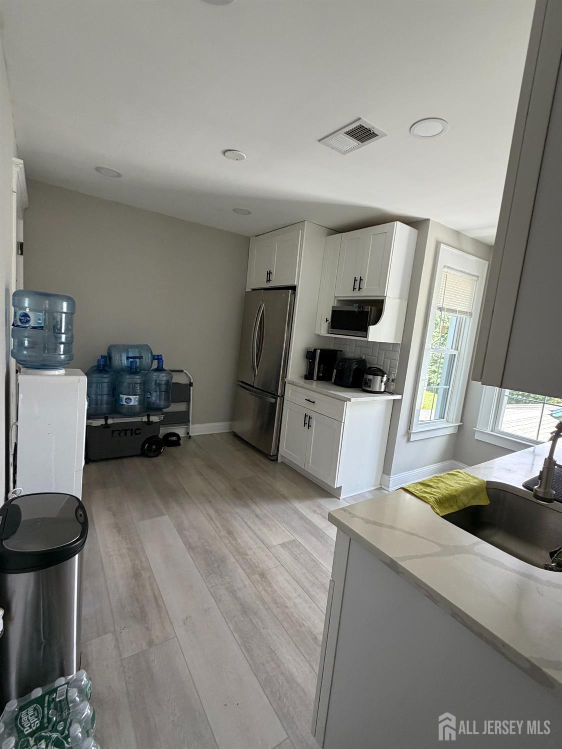 415 E 3rd Avenue Roselle NJ 07203